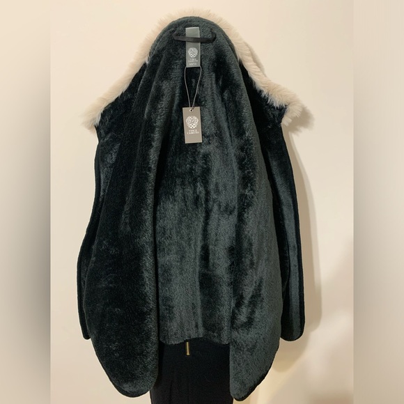 Creme / Tan, Black and White Plaid Tweed Mix Color Fur Cape - Picture 16 of 17